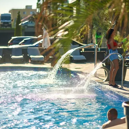 Apartment Coral By Alz Navodari