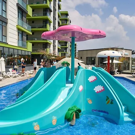 Coral By Alz Apartman